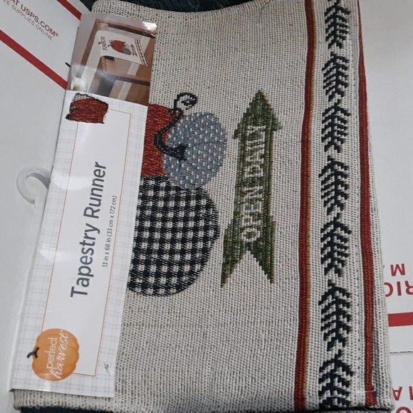 😇 Tapestry table runner - Picture 7 of 7